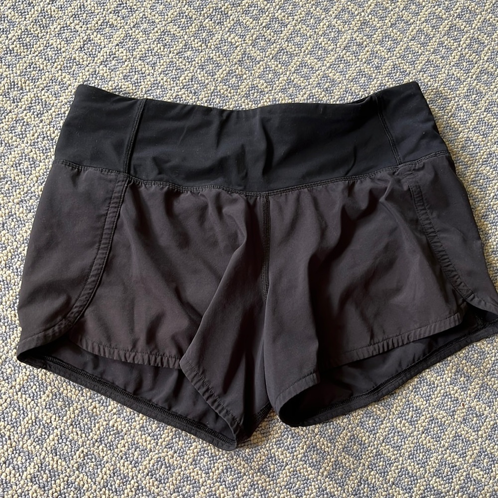 Lululemon speed up size 4 shorts